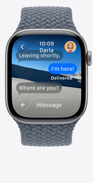 Apple Watch Series 11, Aluminiumgehäuse, Farbe Space Grau, Live Übersetzung ändert Sprache von iMessage zu Englisch, Geflochtenes Solo Loop, Farbe Maritimblau