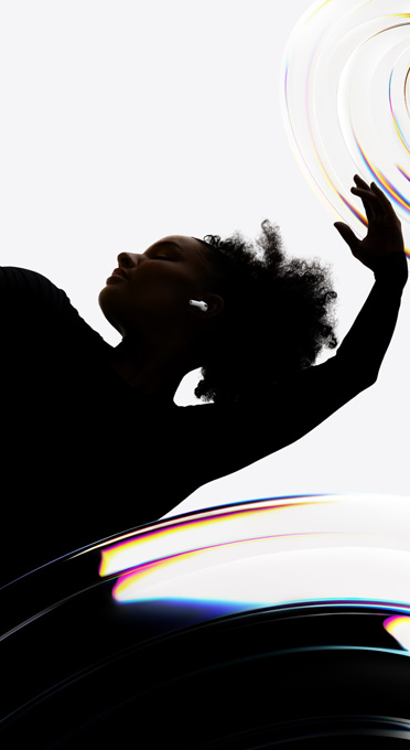 AirPods Pro 3 egy táncos fülében, aki elmerül az érintés nélkül vezérelhető zene élményében