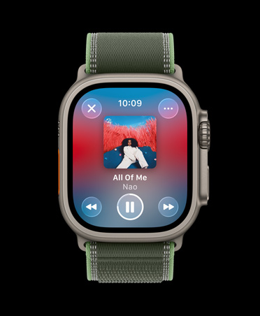 Apple Watch Ultra 3, kast van titanium, kleur naturel, Apple Music, work-outafspeellijst, knoppen, vorig nummer, volgend nummer, pauzeren, Trail-bandje, kleur groen/neon